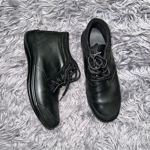 OrthoFeet Shoes Size 9 - Picture 2 of 4